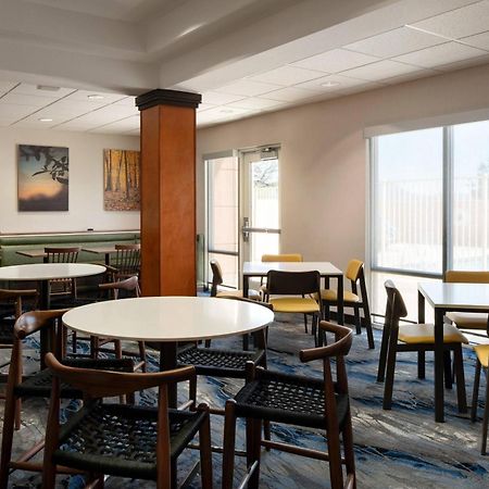 Fairfield Inn & Suites Рединг Екстериор снимка