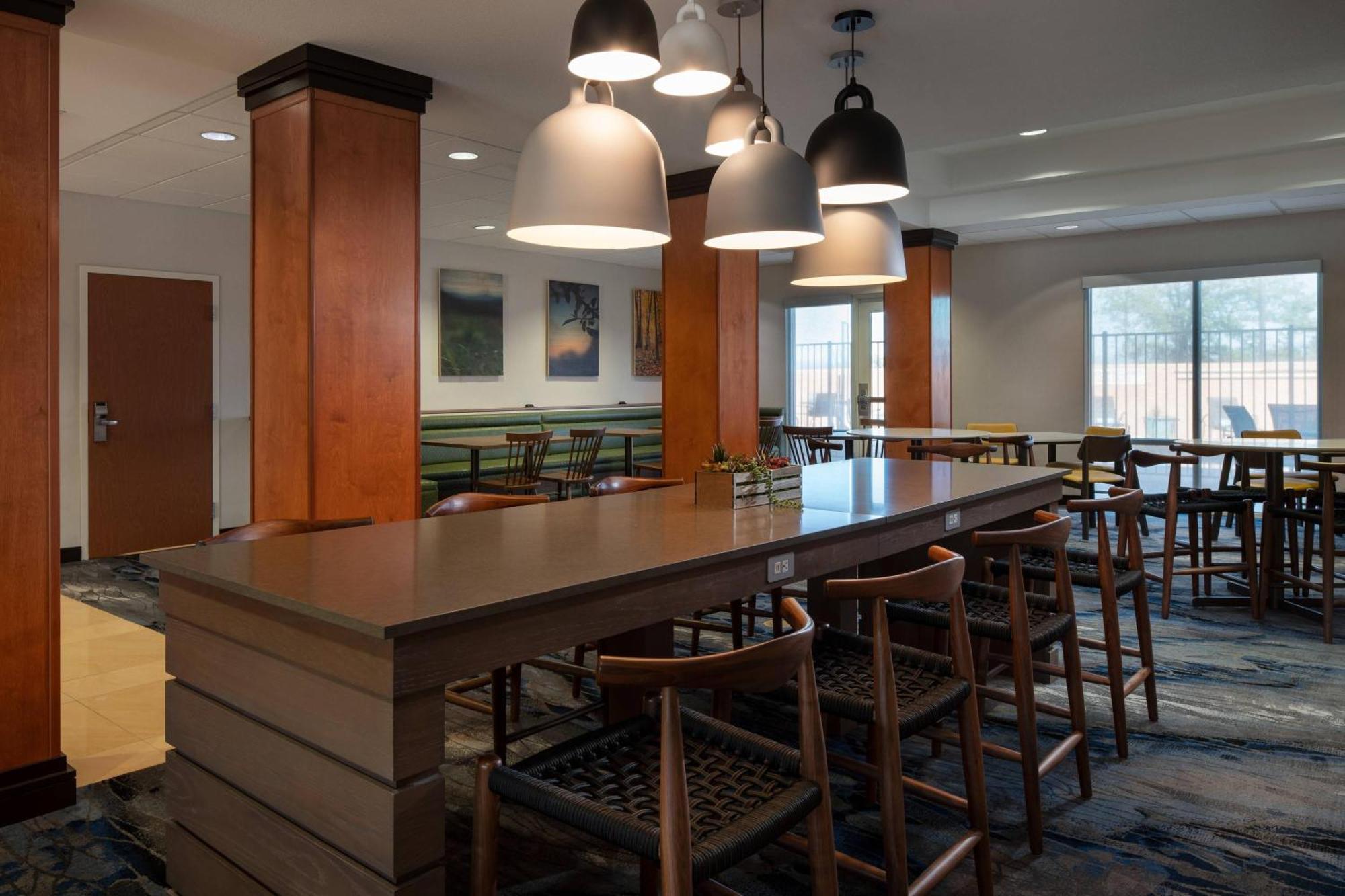 Fairfield Inn & Suites Рединг Екстериор снимка
